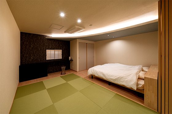 畳とベッドの和室